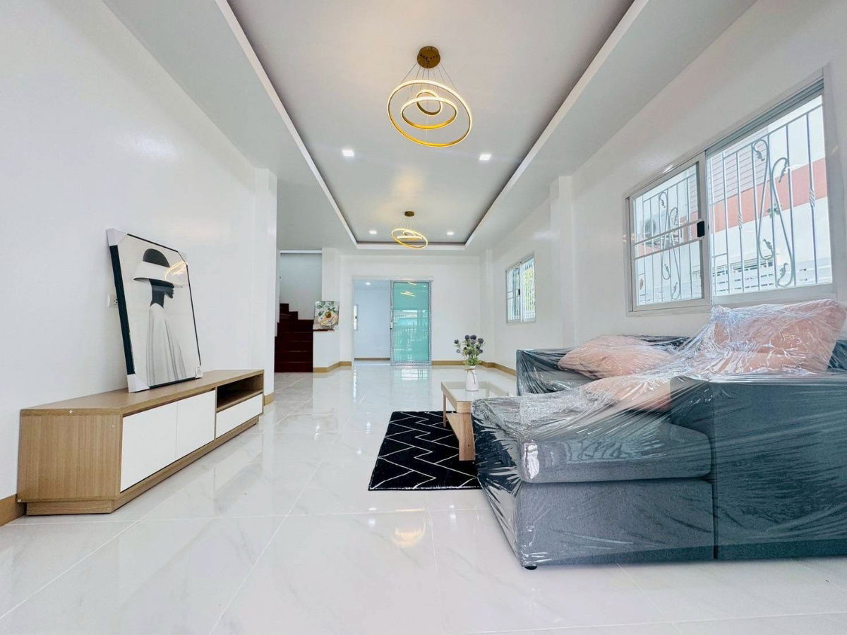 รูป ขายบ้านเดี่ยว 2 ชั้น ถนนเมน หมู่บ้านบัวทอง 4 บ้านกล้วย-ไทรน้อย ทำเลดี จอดรถได้หลายคัน พร้อมห้องครัวใหญ่ เพียง 3,890,000 บาท - รูปที่ 5/19