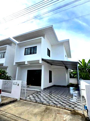 Houses for rent Northern Region Industrial Estate Lamphun : Two storey house for rent with 2 bedrooms,2 toilets and 1 kitchen. 