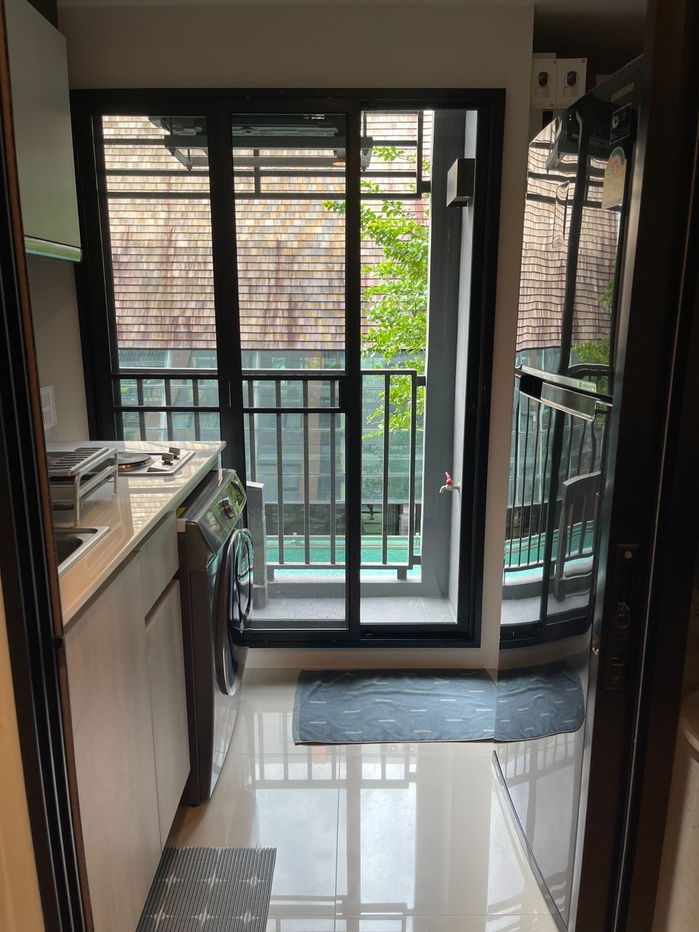 picture Condo for sale, Escent Ville Chiangmai, swimming pool view, beautiful unit, and good  price. Call (0955752068 Khun Chompoo) - 8/8