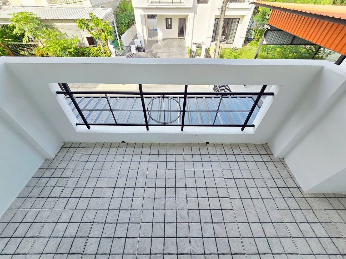 รูป บ้านเดี่ยวเนื้อที่ดิน 81 ตรว.ใกล้สนามกอฟล์ปัญญารามอินทรา  ม.บุรีรมย์ คู้บอน 41 รีโนเวทใหม่ นัดหมายชมบ้าน 085-318-6868 คุณวา - รูปที่ 22/32