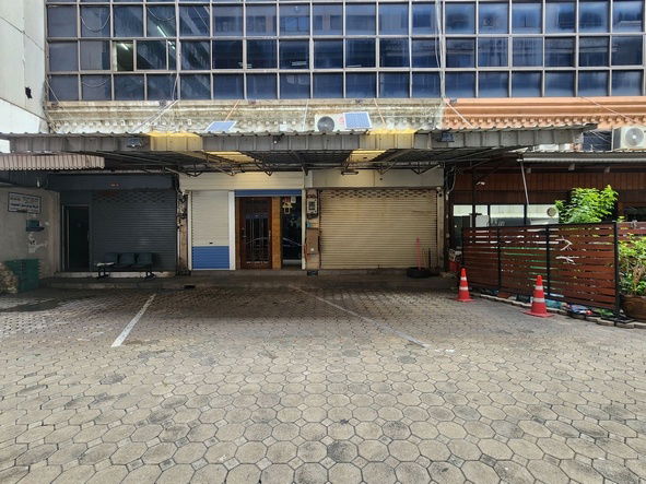 picture FOR RENT COMMERCIAL BUILDING PROPERTY 95000 BAHT per MONTH - 2/8