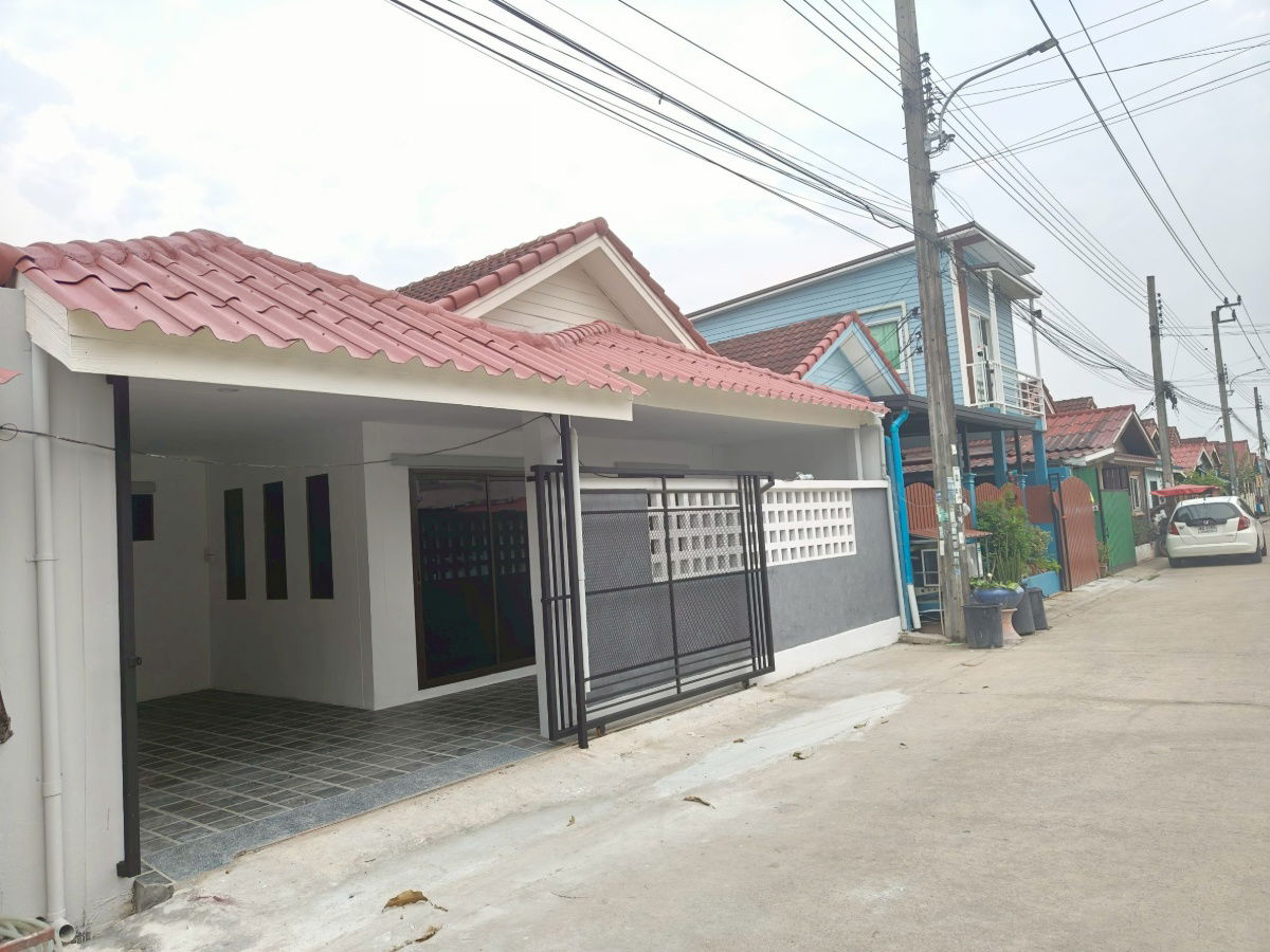 รูป บ้านเดี่ยว​ชั้นเดียว​ รีโนเวทใหม่​​ หนองจอก​ ทำเลถนนเมน​ ต้นโครงการ​ ทำเลค้าขาย หมู่บ้านอมรพันธ์ุ  ถนนเลียบวารี​ 15 พร้อมอยู่ มีเฟอร์นิเจอร์สวย - รูปที่ 5/33