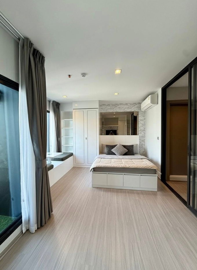 picture ðĨHot DealðĨ For Rent ð Life Asoke - Rama 9 (Line ID: @arent) Negotiable price! â
We also manage many other projects great deals on every rental! - 1/3