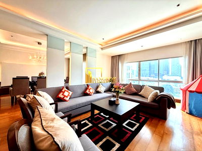 Apartment building for rent Sathon Road : Elegant 4 Bedroom Luxury Apartment in Phloenchit - BR0635AP