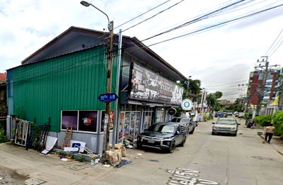 เช่าอาคารพาณิชย์ ซอยแบริ่ง (สุขุมวิท 107) : ให้เช่าอาคาร 4 คูหาติดกัน 2 ชั้น (ถนนสุขุมวิท 107 ซอยแบริ่ง 33/5)  250 ตรม. แอร์ เหมาะเป็นสำนักงาน, ที่พักอาศัย เช่า 27,000 บาท /เดือน โทร 093-9594717