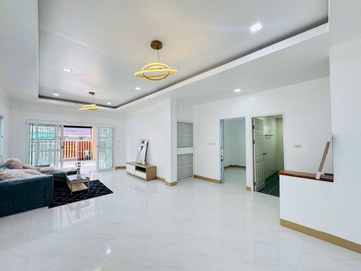 รูป ขายบ้านเดี่ยว 2 ชั้น ถนนเมน หมู่บ้านบัวทอง 4 บ้านกล้วย-ไทรน้อย ทำเลดี จอดรถได้หลายคัน พร้อมห้องครัวใหญ่ เพียง 3,890,000 บาท - รูปที่ 9/19