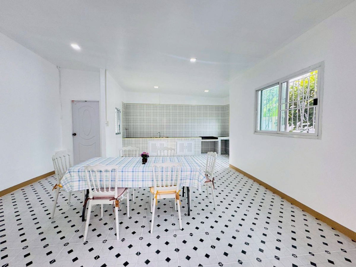 รูป ขายบ้านเดี่ยว 2 ชั้น ถนนเมน หมู่บ้านบัวทอง 4 บ้านกล้วย-ไทรน้อย ทำเลดี จอดรถได้หลายคัน พร้อมห้องครัวใหญ่ เพียง 3,890,000 บาท - รูปที่ 18/19