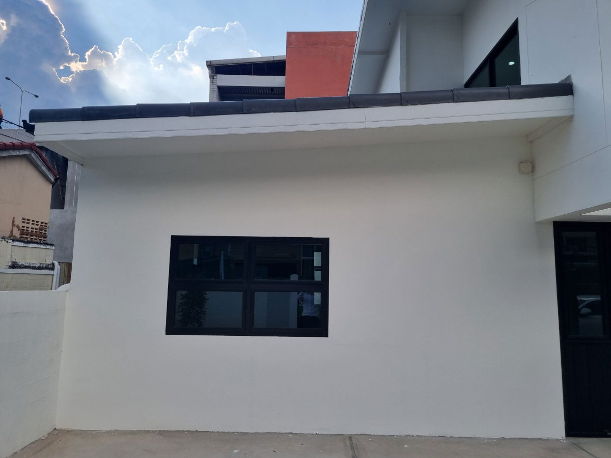 picture A single detached house on 70 sq. wah, just 5 minutes to Ekkamai–Thonglor. - 20/50