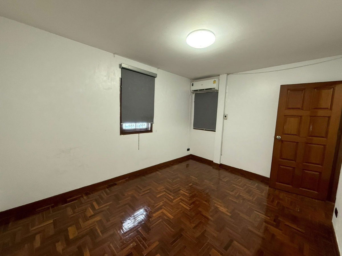 รูป 🏡 ทาวน์โฮม 3 ชั้น — หมู่บ้านเอื้อสุข / เอื้อพัฒนา 11 (ซ.พัฒนาการ 56) 3 ห้องนอน 4 ห้องน้ำ ทำเลดีเยี่ยม ติด โรงเรียนเตรียมอุดมพัฒนาการ เดินทางสะดวก - รูปที่ 9/11