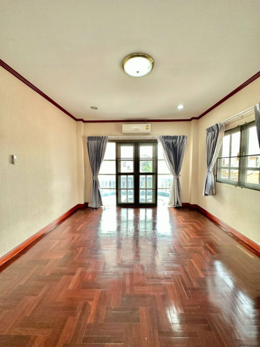 รูป ขายบ้านเดี่ยว หมู่บ้านเฟื่องสุข 2 ใกล้โรงเรียนสารสาสน์วิเทศน์ บางบัวทอง พื้นที่เยอะ ทาสีใหม่ได้ตามใจลูกค้า ราคาเพียง 3,290,000 บาท - รูปที่ 18/20