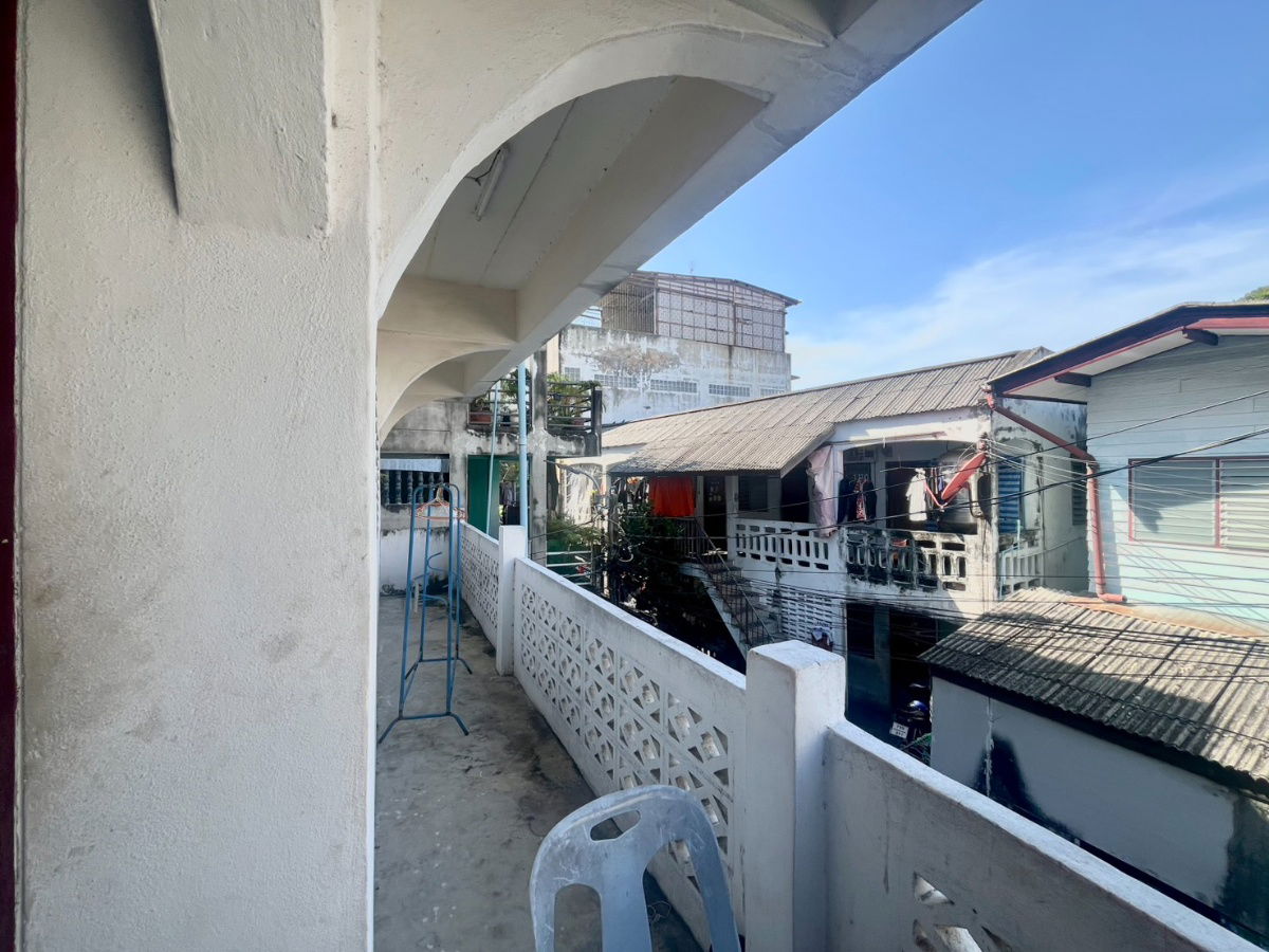 picture For sale: 3-storey dormitory with 8 rooms in Soi Charan 33, near MRT Fai Chai. Great price, ideal for long-term investment! - 12/18