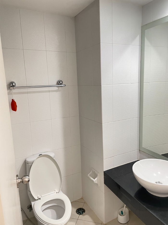 picture OMG299  Large Studio - < Available NOW 26-Nov-25 >  @ [ St. Louis Grand Terrace ] - 4/6