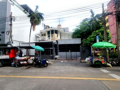 Houses for rent Rama 6 Road : FOR RENT  HOUSE PROPERTY  95000 BAHT per MONTH