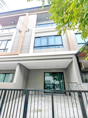 ทาวน์โฮมให้เช่า : เช่าทาวน์โฮม 3 ชั้น ใกล้ BTS สายหยุด โครงการ Premium Place พหลโยธิน รามอินทรา