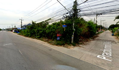 ขายที่ดิน : ที่ดินพร้อมบ้านโครงการหาดน้ำรินวิลล่า บ้านฉาง ระยอง ติดถนนราคาดี