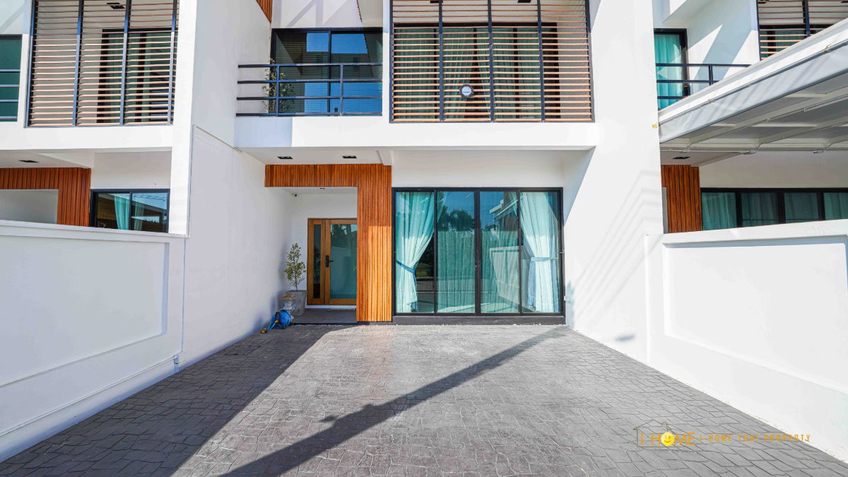 รูป ให้เช่าทาวน์โฮมสามชั้น 4 ห้องนอน 3 ห้องน้ำ 1 ห้องครัว 1 ห้องรับแขก 1 ที่จอดรถ - รูปที่ 4/40