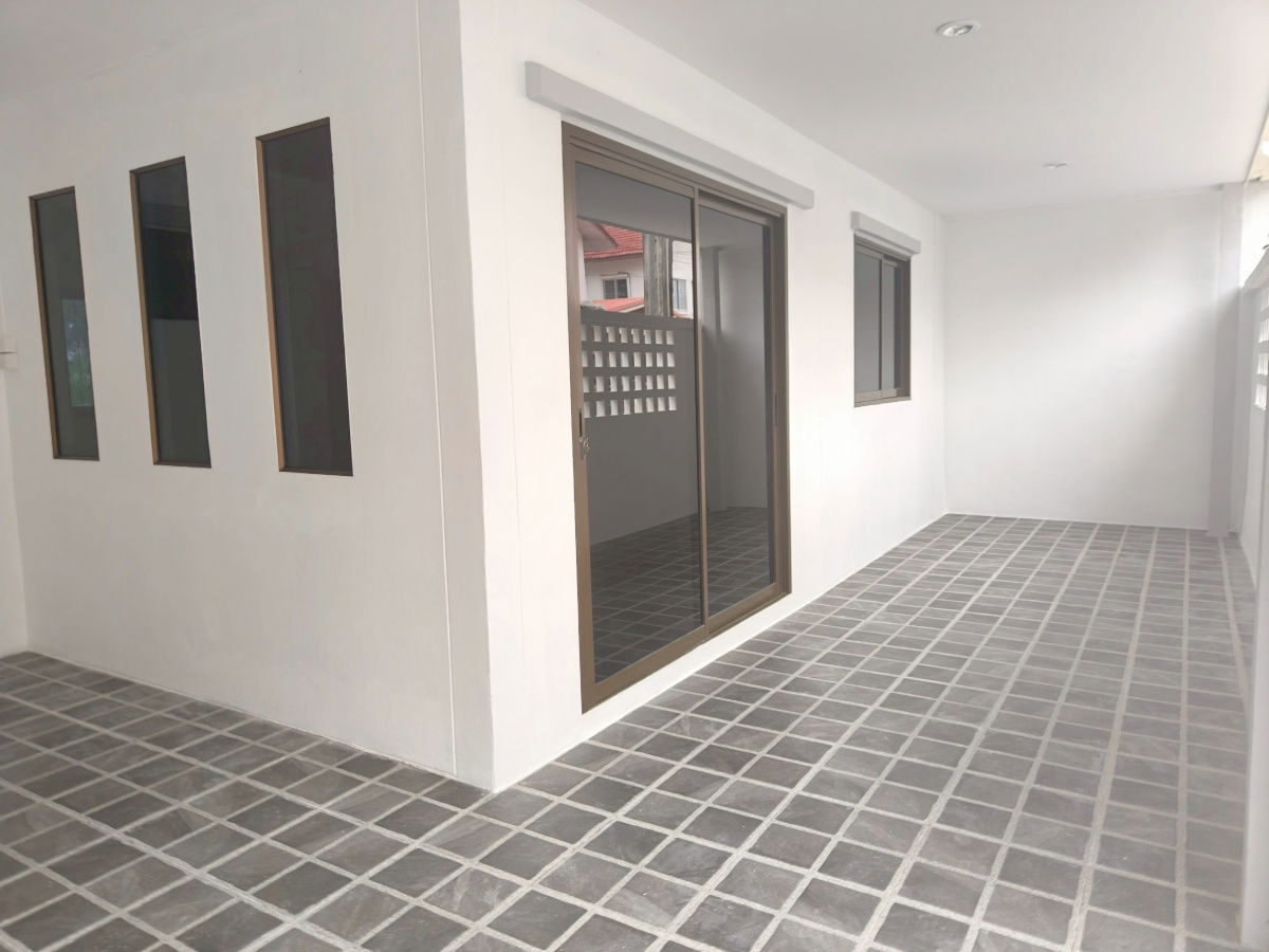 รูป บ้านเดี่ยว​ชั้นเดียว​ รีโนเวทใหม่​​ หนองจอก​ ทำเลถนนเมน​ ต้นโครงการ​ ทำเลค้าขาย หมู่บ้านอมรพันธ์ุ  ถนนเลียบวารี​ 15 พร้อมอยู่ มีเฟอร์นิเจอร์สวย - รูปที่ 14/33