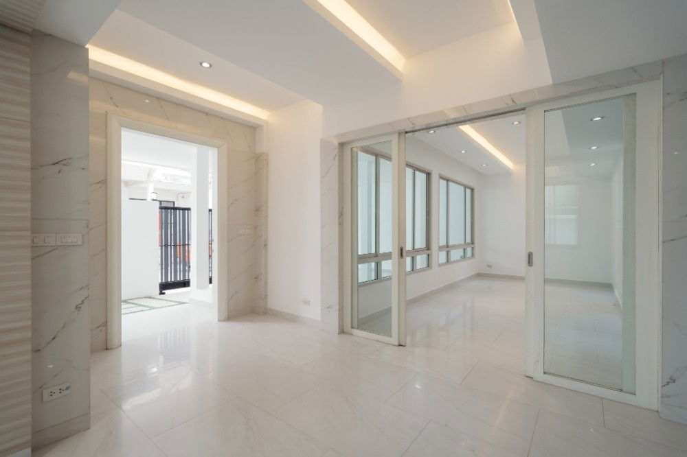 รูป S897 [ขาย] Townhome 3 ชั้น สุขุมวิท 15 💰 ราคา 41.9 ลบ. 📍 BTS อโศก - รูปที่ 14/53