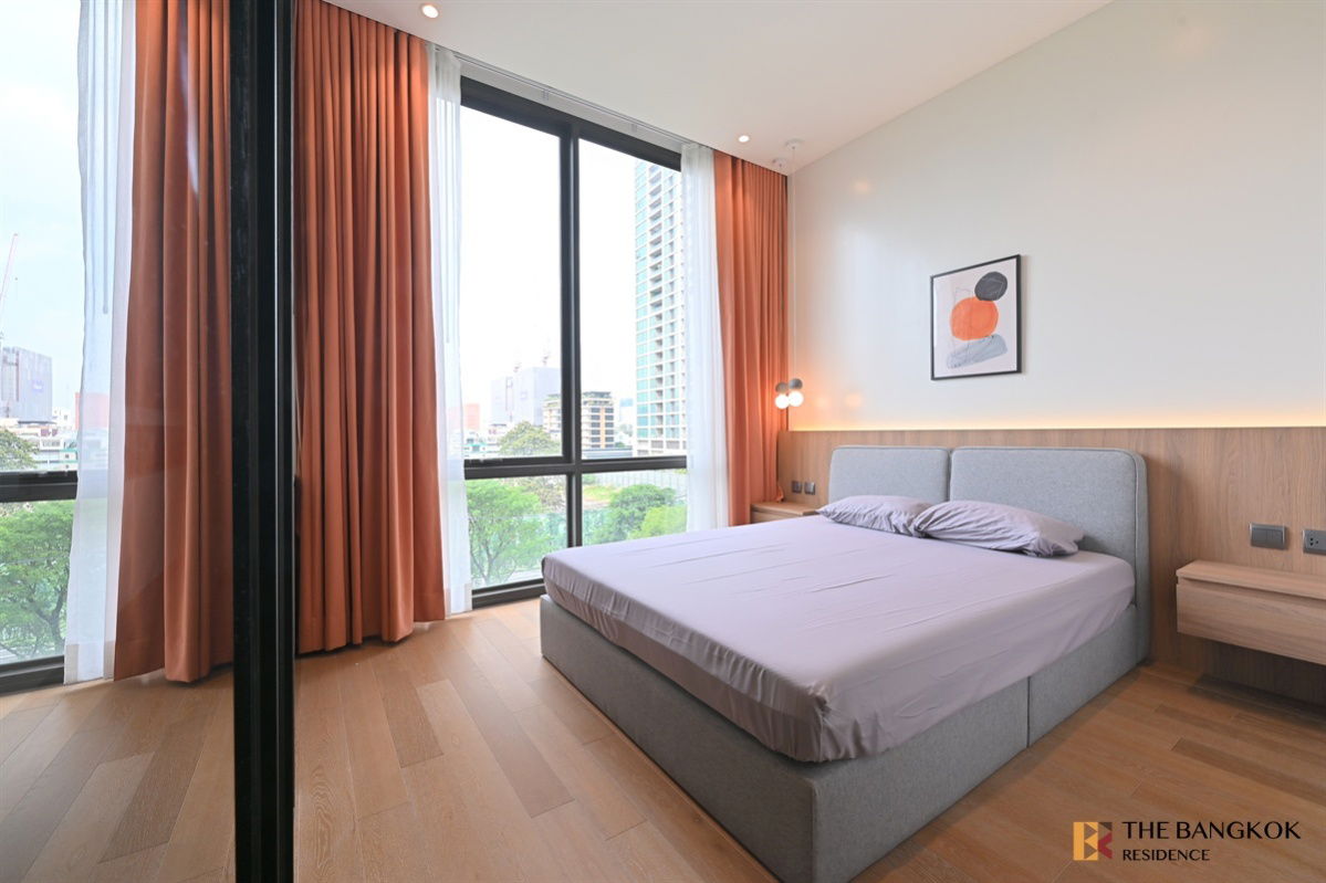 รูป Muniq Langsuan 💎 Premium Lifestyle with Natural Light & Your Private Living in the City 🌿 Near BTS Ratchadamri  - รูปที่ 4/15