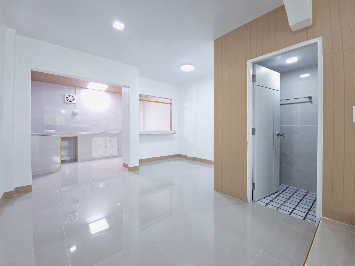 รูป ขายบ้าน หมู่บ้านมณีรินทร์ เลค แอนด์ พาร์ค ถนน 345 บางคูวัด โซนนันทนาการ์เด้น ทาวน์เฮาส์ 2 ชั้นครึ่ง บ้านเล่นระดับ  ราคาขายเพียง 1,890,000 บาท ฟรีโอน  - รูปที่ 12/20