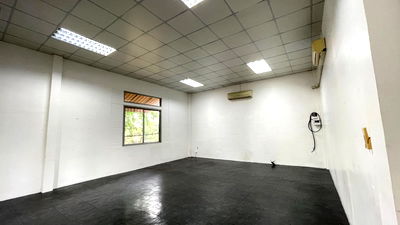 สำนักงานให้เช่า : สำนักงานให้เช่า ที่ ไอเพลส บิซิเนส พาร์ค แหลมฉบัง ใกล้กับท่าเรือแหลมฉบัง ขนาด 48 ตร.ม. ราคา 24,380 บาทต่อเดือน