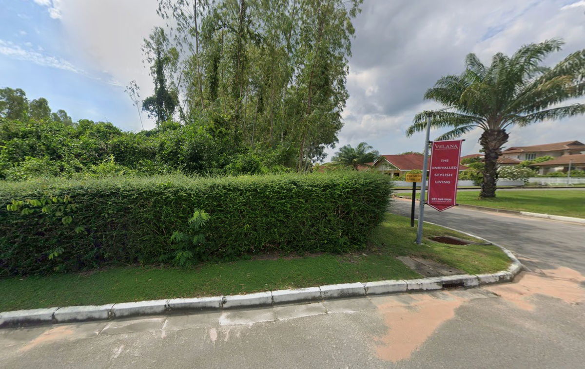 picture Land for sale in Rayong, good location on the corner, next to a golf course, near a school, Robinson Department Store, hospital - 6/6