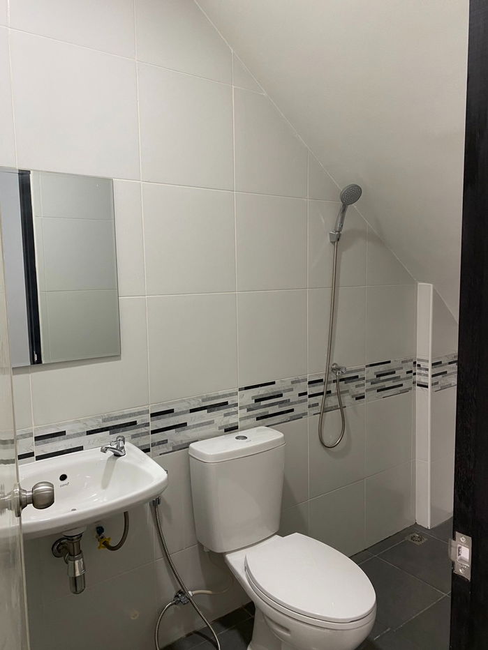 รูป ถูกสุดแล้วแต่.... อยากซื้อเท่าไร บอกได้เลยค่ะ ทาวน์โฮมหรู ศรีราชา ชลบุรี - รูปที่ 2/12