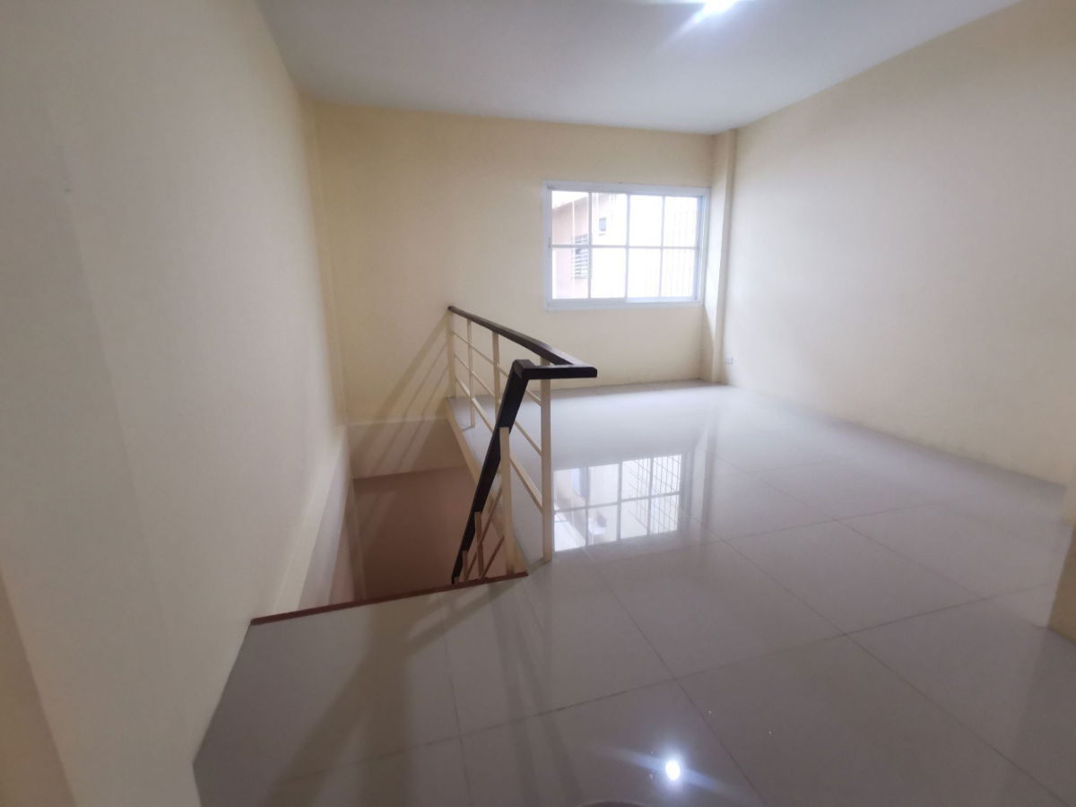 รูป 🌈⚡HSP0054]⚡🌈 อาคารพาริชย์ 4ชั้นครึ่ง ให้เช่า จดทะเบียนพาณิชย์ได้ ห่างจากสถานีรถไฟศรีลาซาล40เมตร - รูปที่ 9/12