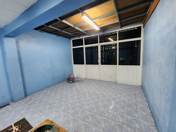 รูป ขายอาคารพาณิชย์ หลังมุม 3.5 ชั้น 2 ห้องตีทะลุ ซอยพระยามนธาตุ ใกล้เซ็นทรัลพระราม 2 เหมาะทำโรงงาน เปิดสำนักงาน - รูปที่ 7/8