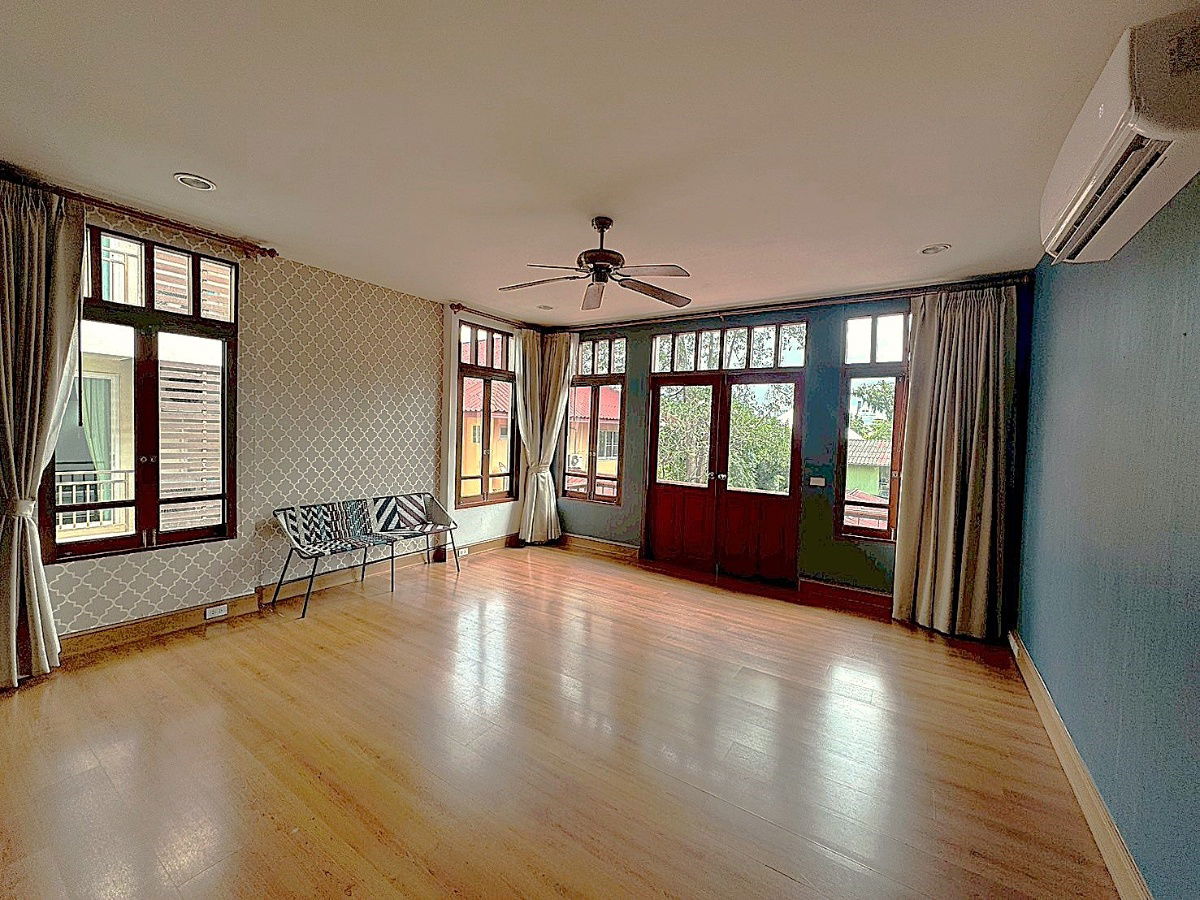 รูป บ้านเดี่ยวสไตล์รีสอร์ท เอกมัย อนุญาตทำธุรกิจ  - รูปที่ 7/25