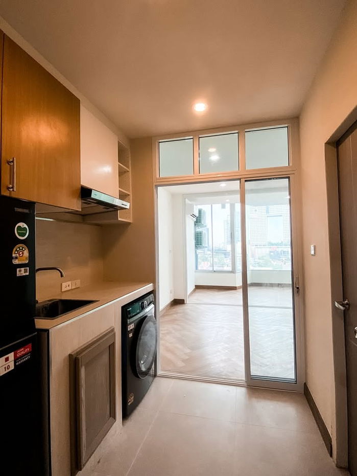 picture 🏢 Beautiful Fully-Renovated Room Near BTS Phaholyothin (Only 600m) • ✨ Special Price: Only 1.68 MB! ✨ - 1/12