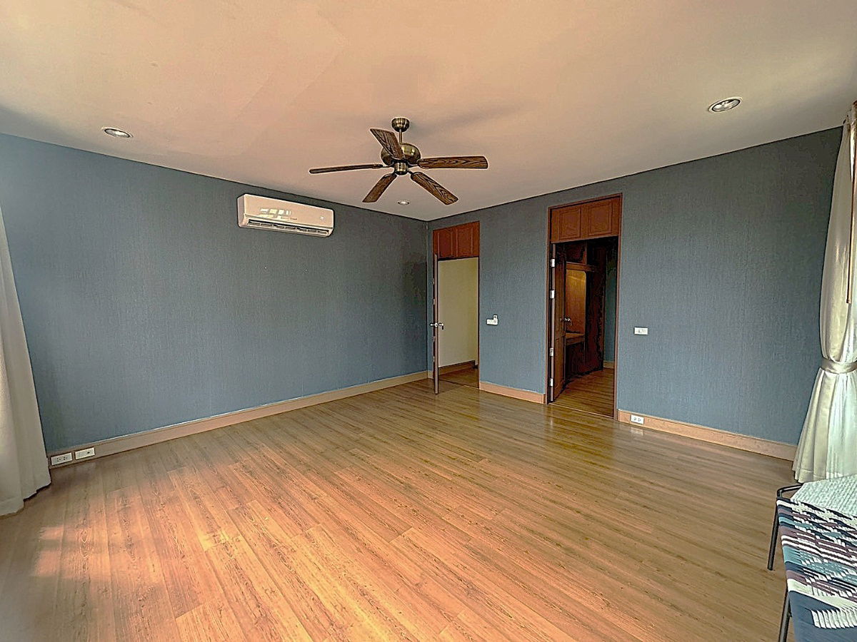 รูป บ้านเดี่ยวสไตล์รีสอร์ท เอกมัย อนุญาตทำธุรกิจ  - รูปที่ 20/25