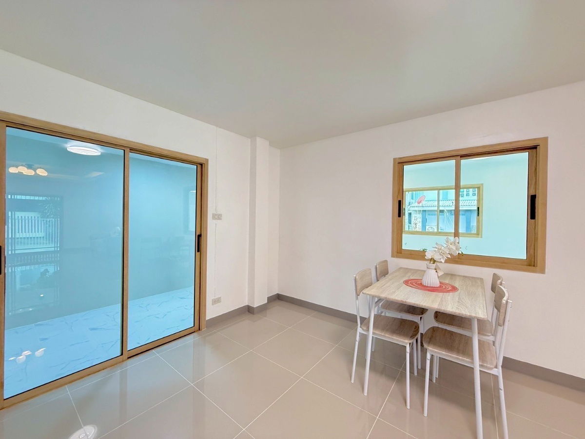 รูป ทาวน์เฮ้าส์ 2 ชั้น บัวทอง 4 หลังมุม | 33 ตร.วา | ถนนเมน ต่อเติมจัดเต็ม | 2.79 ลบ. ฟรีโอน!  - รูปที่ 13/20