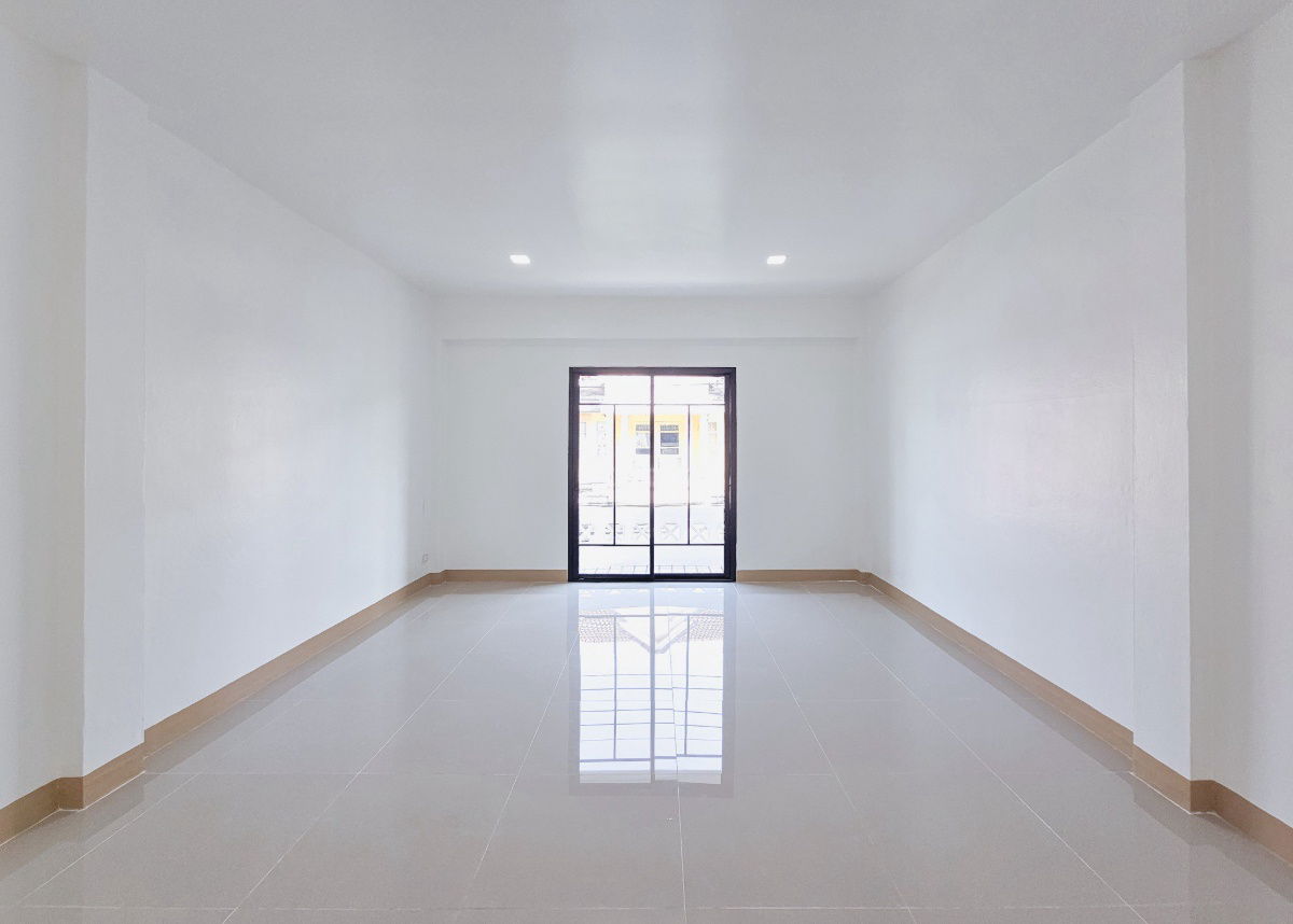 รูป ขายบ้าน หมู่บ้านมณีรินทร์ เลค แอนด์ พาร์ค ถนน 345 บางคูวัด โซนนันทนาการ์เด้น ทาวน์เฮาส์ 2 ชั้นครึ่ง บ้านเล่นระดับ  ราคาขายเพียง 1,890,000 บาท ฟรีโอน  - รูปที่ 20/20