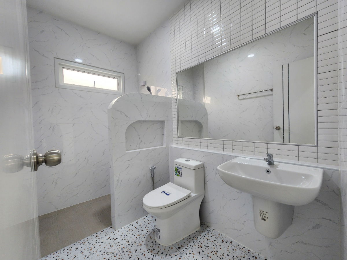 รูป ให้เช่าคอนโดรีเจ้นท์โฮมบางนา ตึกดีชั้น 23ขนาด 28 ตรม. เฟอร์ครบพร้อมอยู่มีเครื่องซักผ้าฝาหน้า - รูปที่ 1/1