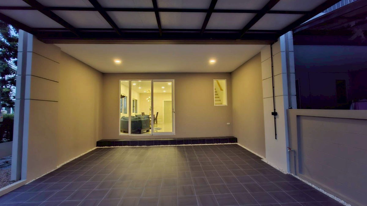 รูป 🏡 ขายทาวน์โฮม 2 ชั้น หลังมุม หมู่บ้านชวนชื่นทาวน์ กาญจนาบางใหญ่ ใกล้ตลาดชุมพล คลองประปาไม่ถึงกิโล เพียง 3,090,000 บาท - รูปที่ 2/20