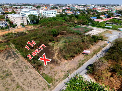 Land for sale Airport Link Ban Thap Chang  : 1 Rai 2 Sq.Wah Land for SALE at Krungthep Kreetha 20 Soi 7, Near both Brighton & Wellington International Schools, Near Unico Grande Golf Course