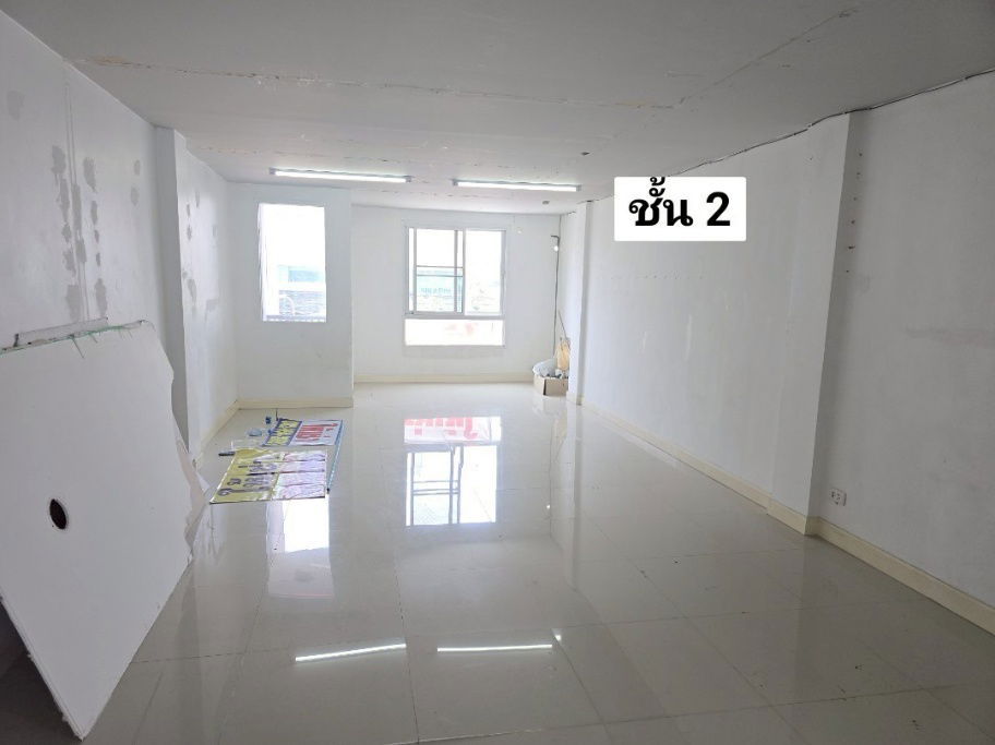 picture Commercial building for rent, 1 unit, opposite Sikarin Hospital, good location, suitable for business - 11/20