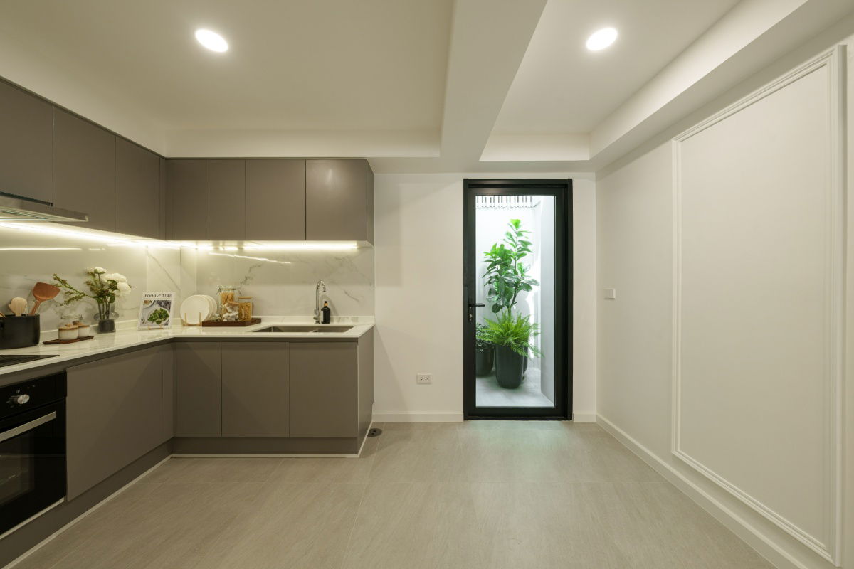 รูป S909 [ขาย] Modern French Classic Townhome 💰 ราคาเพียง 13.59 ล้านบาท 📍BTS พระโขนง และ BTS เอกมัย - รูปที่ 14/27