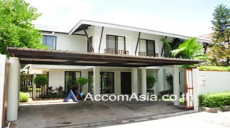 picture 🔼🔽 AccomA 📩 Family-friendly home with pool, mini field, and light-filled space (13002120) - 17/17
