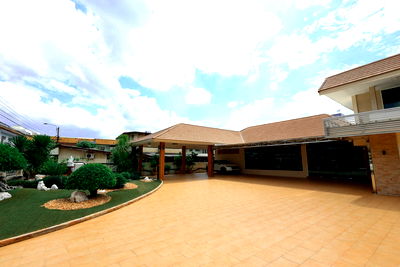 Office for sale รัชโยธิน : Land with Home Office for Sale – 2-Storey Detached House on 205 sq.w.