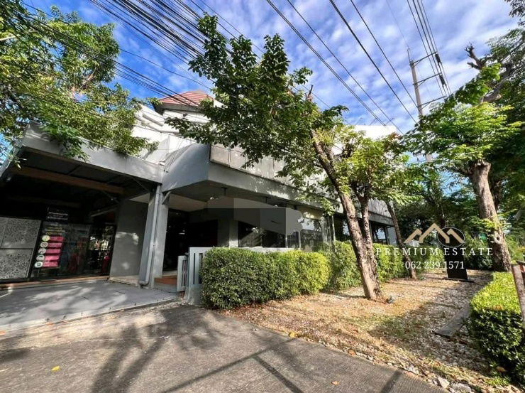 picture Clinic for Sale near Ekkamai-Ramindra Road - 1/18