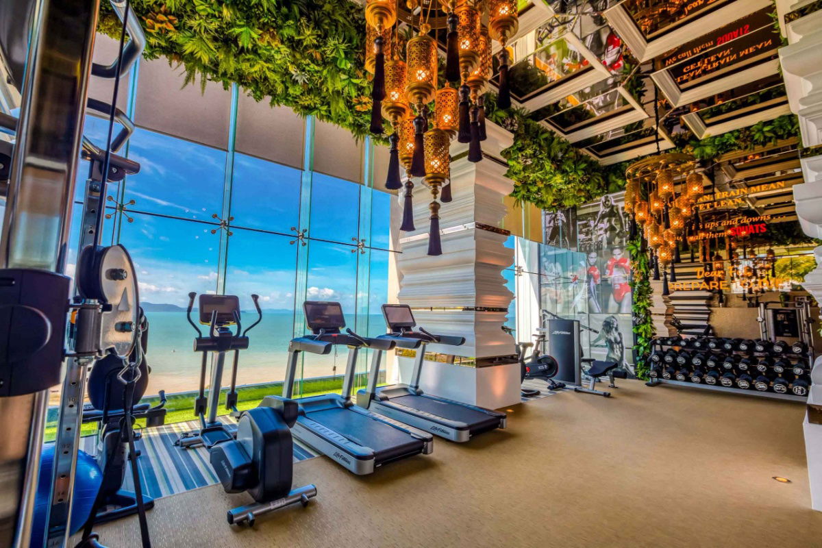 picture Luxury Condo Pattaya for Sale - The Riviera Monaco corner room  with Jaguzzi sea view - 10/17