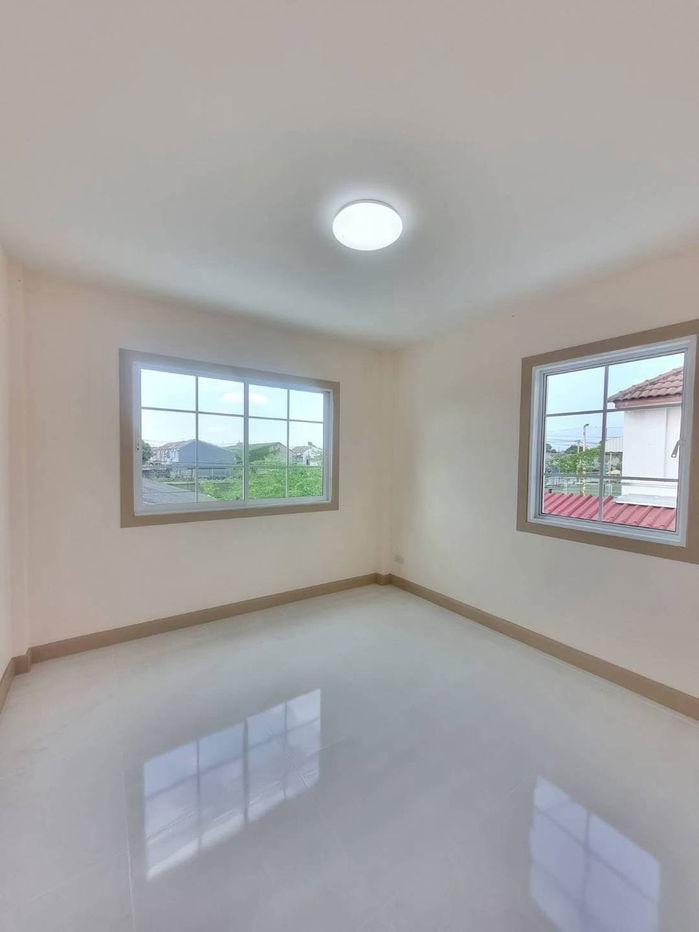 รูป ขายบ้าน ปิยวรารมย์ 1 ถนนบางกรวย–ไทรน้อย ทาวน์เฮาส์ 2 ชั้น หลังมุม ตกแต่งใหม่พร้อมอยู่ หลังบ้านไม่ติดใคร ราคาขายเพียง 2,890,000 บาท ฟรีโอน  - รูปที่ 13/20