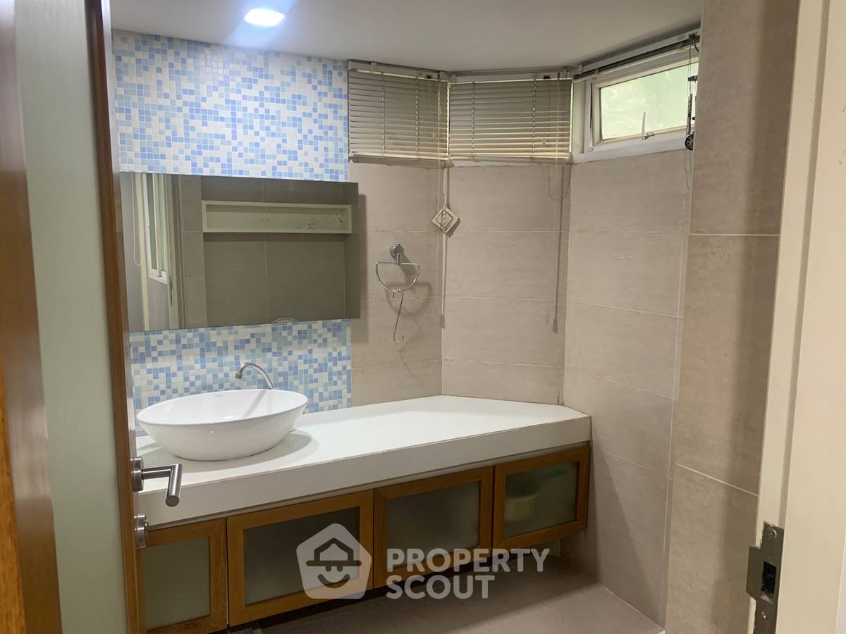 picture 1-BR Condo at Beverly Tower near ARL Makkasan (ID 1402258) - 4/17