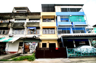 เช่าอาคารพาณิชย์ ซอยแบริ่ง (สุขุมวิท 107) : ให้เช่า อาคารพาณิชย์ ตึกแถว 3.5 ชั้น ซอยสเตท สุขุมวิท78 สำโรง ทำการค้าและค้าขายได้ 27 ตร.ว ใกล้รถไฟฟ้า BTS แบริ่ง