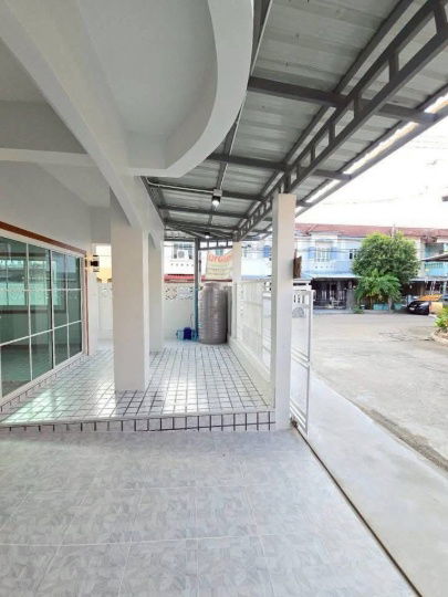 รูป ขายบ้าน ปิยวรารมย์ เฟส 1 ถนนบางกรวย-ไทรน้อย ทาวน์เฮาส์ 2 ชั้น หลังมุม ตกแต่งใหม่ ถนนเมนกว้าง 12 เมตร ราคาเพียง 2,590,000 บาท ฟรีโอน - รูปที่ 5/19