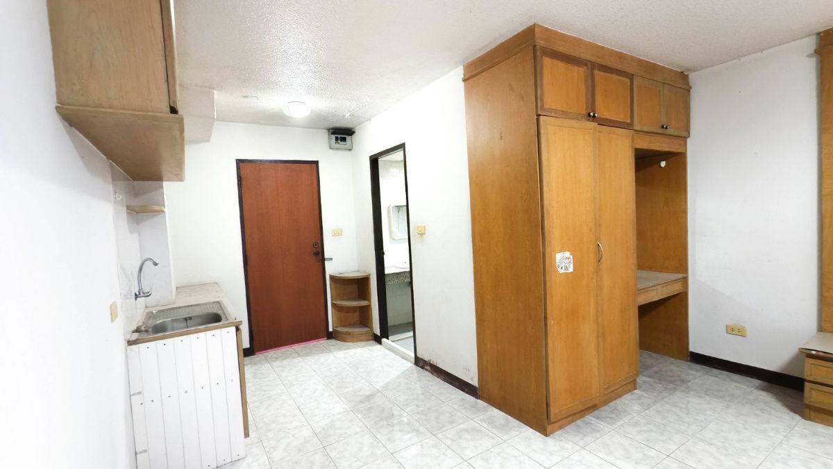 picture Sale condo for under a million, Thongpracha condo town 3,near skytrain - 12/22