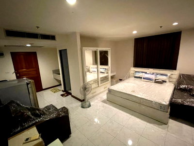 Condos for rent : For rent Phayathai Place  Floor 8 , 39 sq.m.
