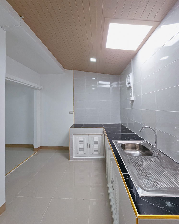 รูป ขายบ้าน หมู่บ้านมณีรินทร์ เลค แอนด์ พาร์ค ถนน 345 บางคูวัด โซนนันทนาการ์เด้น ทาวน์เฮาส์ 2 ชั้นครึ่ง บ้านเล่นระดับ  ราคาขายเพียง 1,890,000 บาท ฟรีโอน  - รูปที่ 14/20